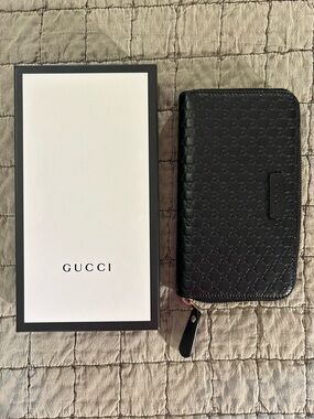Gucci Black Embossed Leather Zip Wallet